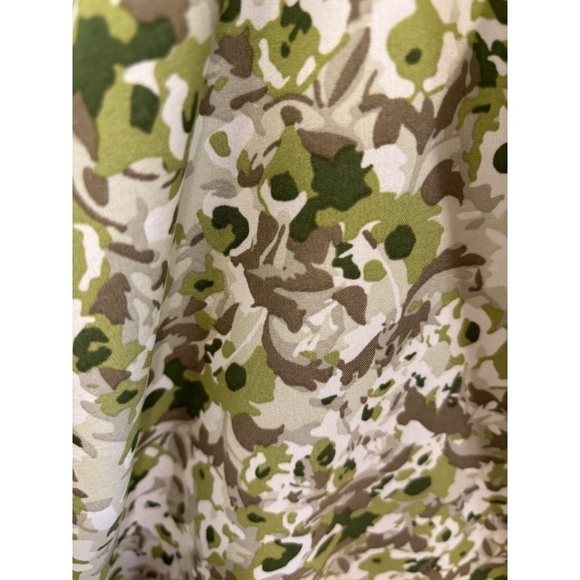 Bloomchic Plus Size Green Tan Tie Front Camo V-Neck Ruffle Sleeve Top Size 14 16 - Picture 3 of 4